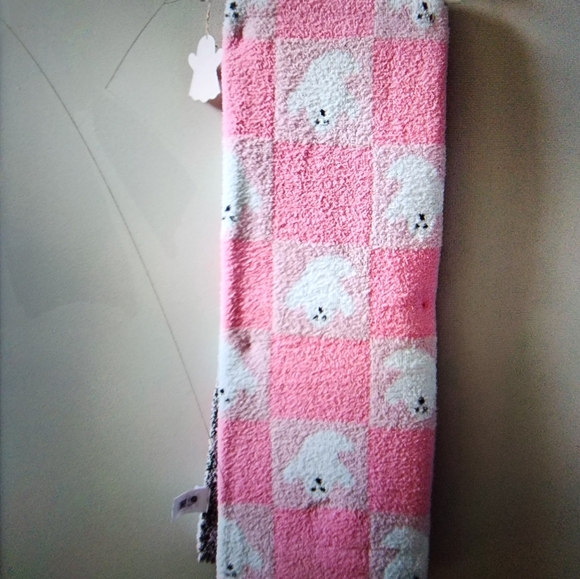NWT Adorable TikTok Viral Halloween Ghost 👻 Blanket ! PINK & WHITE BY 💗 - Picture 3 of 5